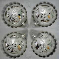 Kugeln silber mit Blumendekor, 4 Stück, Ø 7cm